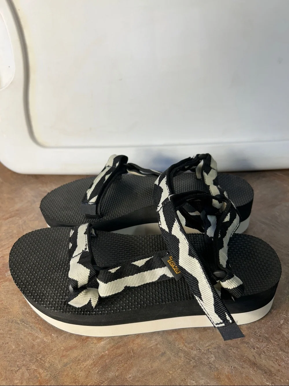 Teva Womens Original Universal Balance Black/White Strappy Sandal Sz 8